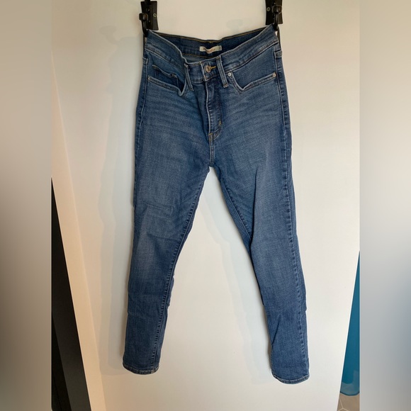 Levi’s Shaping Skinny Jeans - Picture 1 of 5